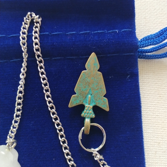 Clear Quartz Arrowhead Master Healing Pendulum on chain - Picture 4 of 7